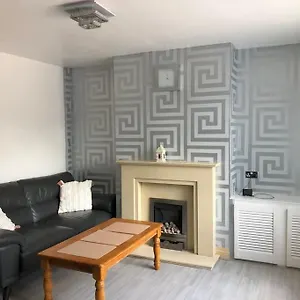 Cosy 3 Bedroom Nec House, Free Wifi, Netflix, Driveway Parking, Sleeps 6, Ideal For Families, Contractors & Corporates, Renovated To High Standard! Birmingham