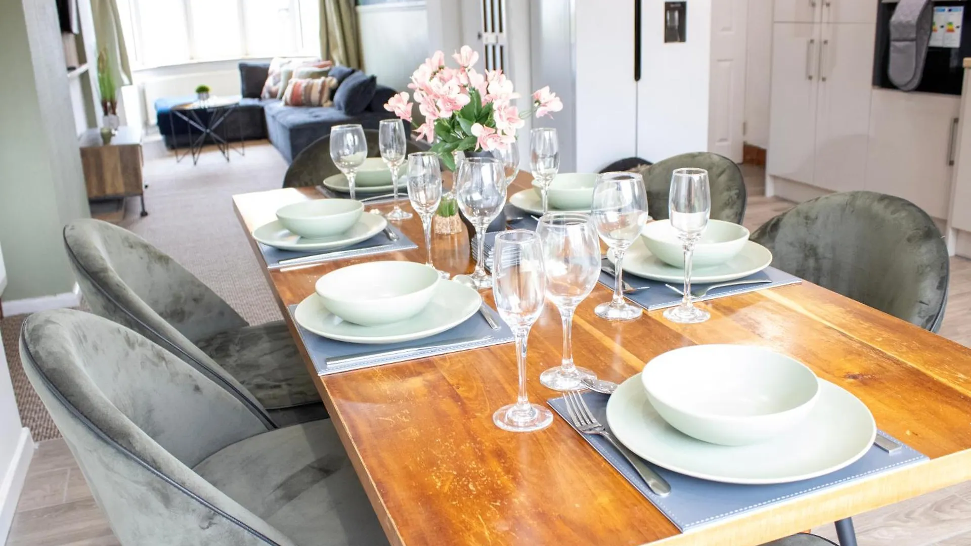 Holiday home Harvard House, Stylish 3 Bedroom House In Solihull 5 Mins To The Nec, Bhx ,Jlr With Free Parking Birmingham