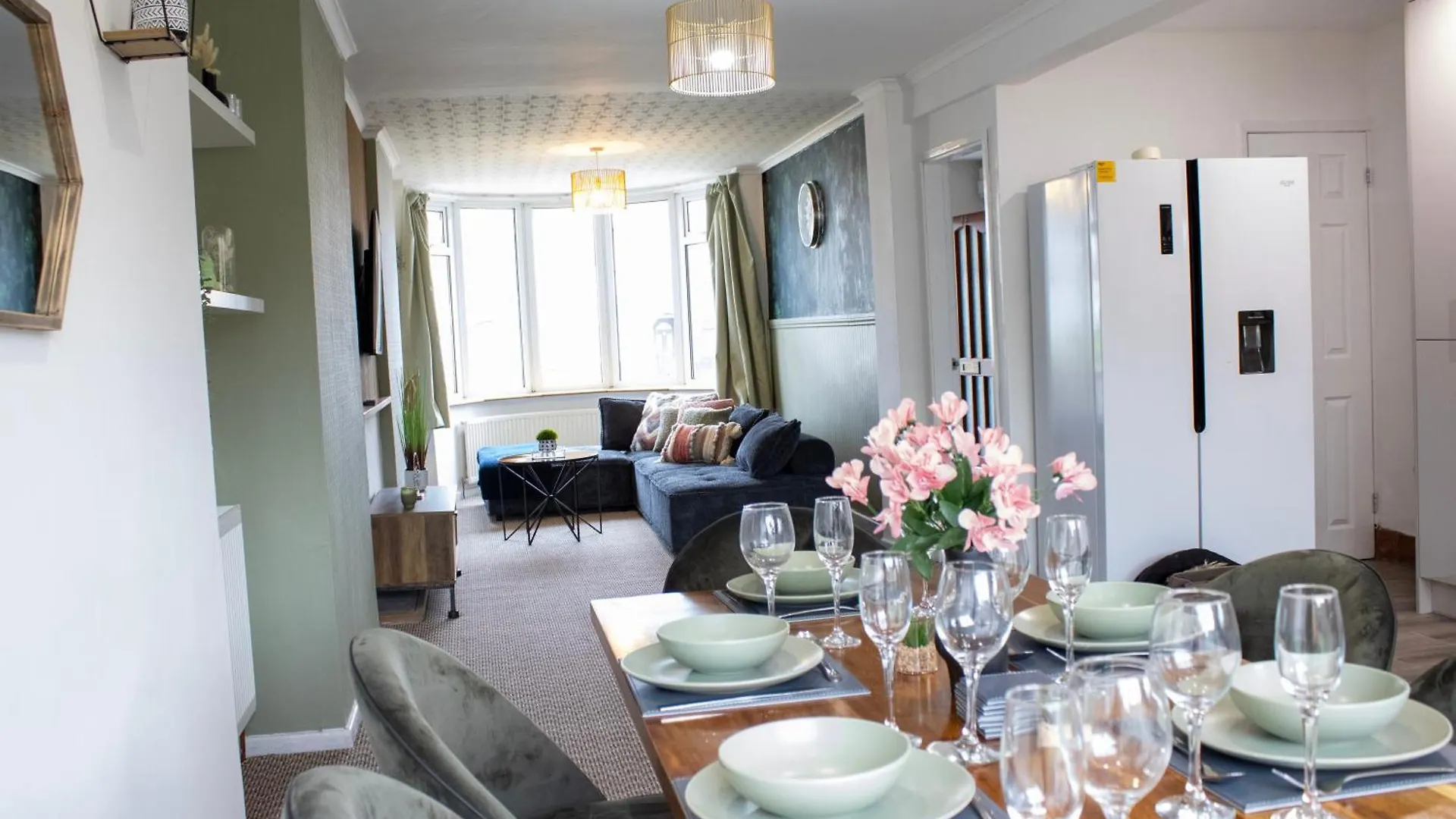 Harvard House, Stylish 3 Bedroom House In Solihull 5 Mins To The Nec, Bhx ,Jlr With Free Parking location