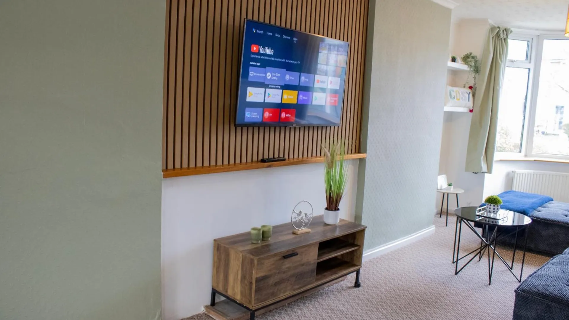 Harvard House, Stylish 3 Bedroom House In Solihull 5 Mins To The Nec, Bhx ,Jlr With Free Parking Birmingham
