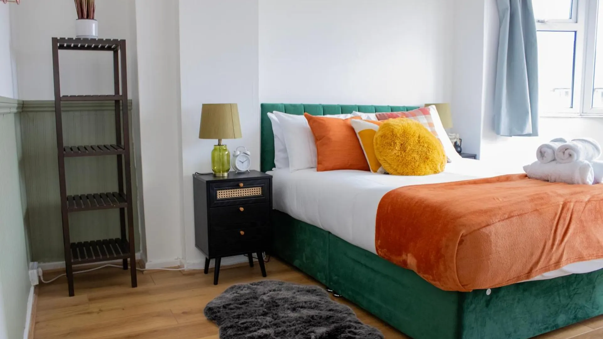 Harvard House, Stylish 3 Bedroom House In Solihull 5 Mins To The Nec, Bhx ,Jlr With Free Parking Birmingham Holiday home