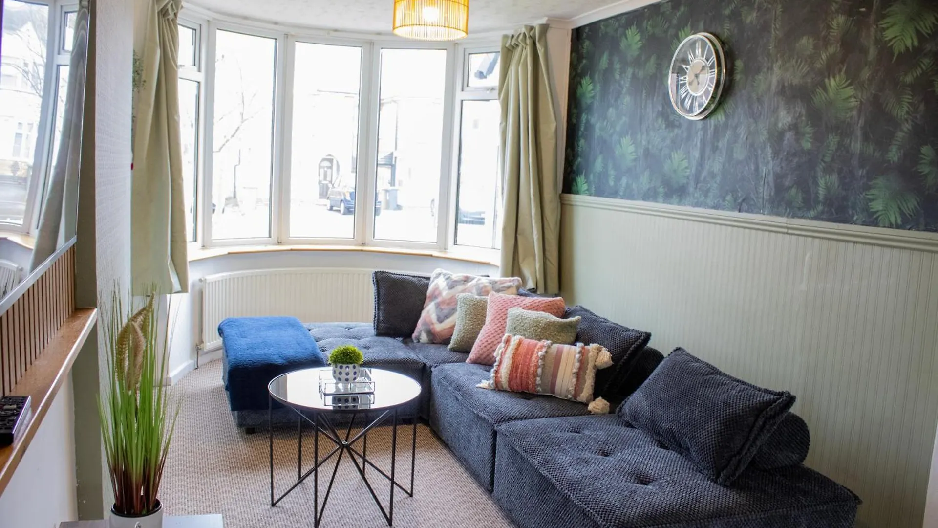 Harvard House, Stylish 3 Bedroom House In Solihull 5 Mins To The Nec, Bhx ,Jlr With Free Parking Birmingham 0*,